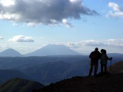 北海道メンバーと秋晴れの樽前登山