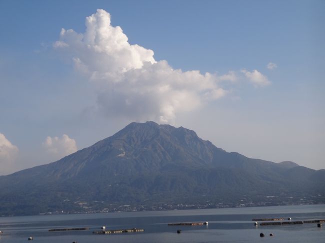 なかなか会う機会のなかった、母方の親戚に会いに、鹿児島へ行ってきました。<br /><br />○１日目○<br />羽田から鹿児島へ。鹿児島市内宿泊。<br />○２日目○<br />鹿児島からいちき串木野市へ。<br />○３日目○<br />串木野から知覧に行き、観光。<br />鹿児島市内宿泊<br />○最終日○<br />鹿児島から羽田へ。<br /><br />さつま揚げと、安くておいしい焼酎をたくさんいただきました！<br />