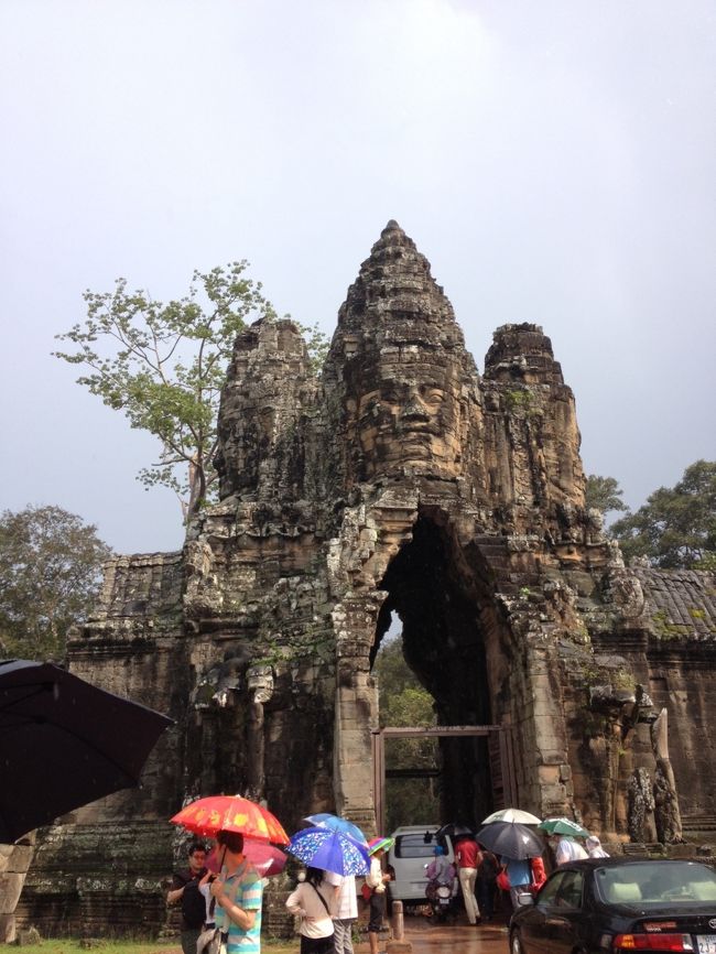 カンボジアの旅2日目です。<br />アンコールトム・アンコールワット辺りをぶらりぶらりと。<br /><br />まだ編集中です^^;<br />じわりじわりとアップします～