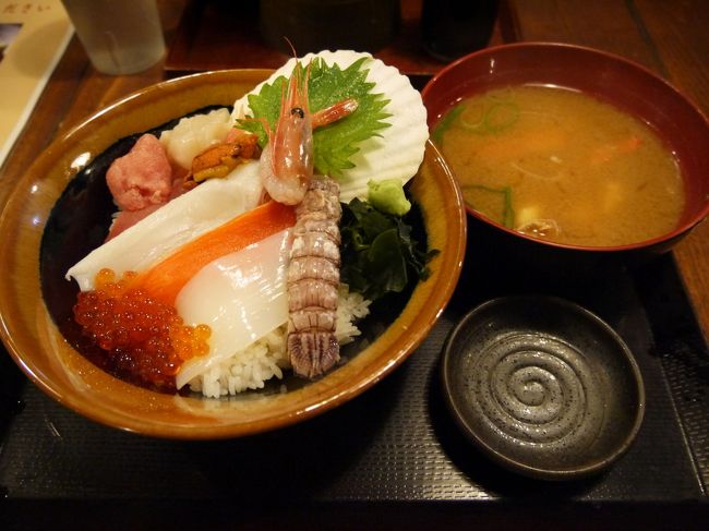 成田からJetstarで新千歳へ。<br />札幌だけだとちょっともったいないので少し足をのばして小樽と札幌を1日ずつ周りました。<br />最大の目的は美味しい海鮮丼を食べること！