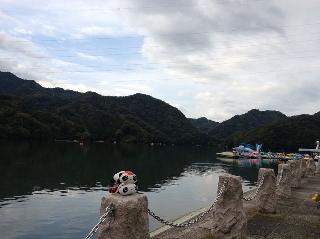 相模湖のあたりは緑が深く、東京・神奈川から、日帰りで、でも遠くにいった感じを味わえると思います。<br />何よりも温泉ー。温泉ー。<br />日帰りというより、半日のリフレッシュでした。