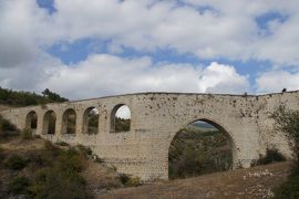 20121009 サフランボル 宿のツアーで、ヨリュク村・インジェカヤ水道橋・ブラクの洞窟