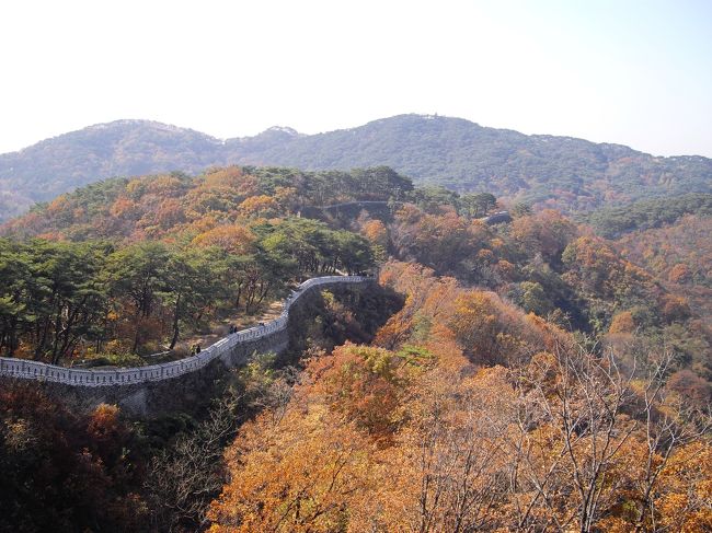 ソウル近郊で紅葉狩り（南漢山城道立公園）