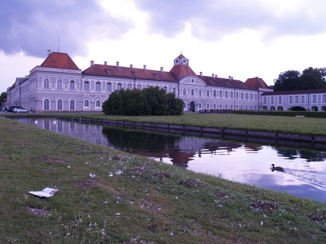 ミュンヘン近郊のルードヴィヒ２世ゆかりの地を巡りました。<br /><br />ニンフェンブルク城<br /><br />庭園内には、狩猟用の宮殿アマリエンブルクや室内浴場のあるハーデンブルクなどの小宮殿が点在しています。<br /><br />ミュンヘン<br /><br />白鳥城<br /><br />リンダーホーフ城