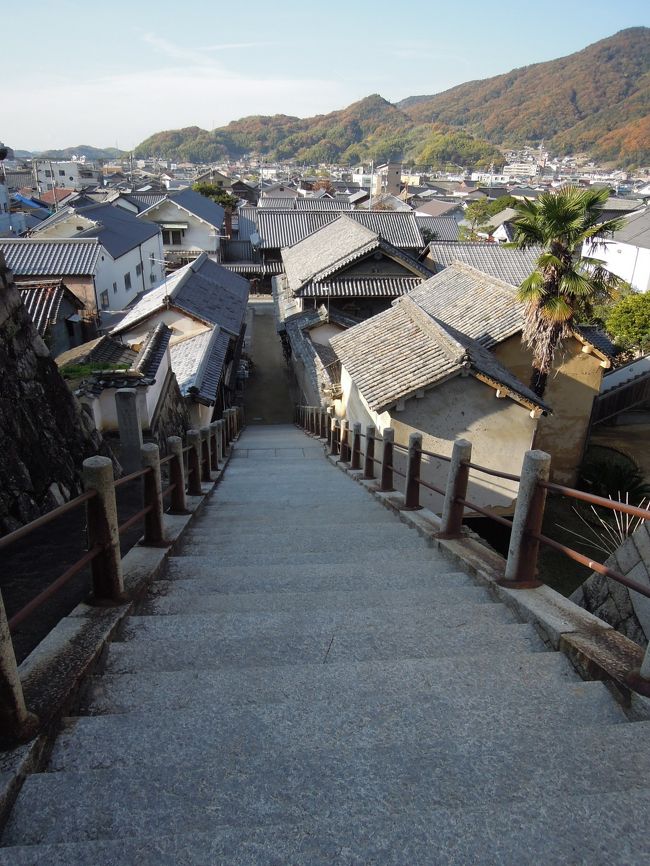 尾道から足を伸ばして竹原市の町並み保存地区を散策しました。<br />昔の街並が残る、とても趣のある場所でした