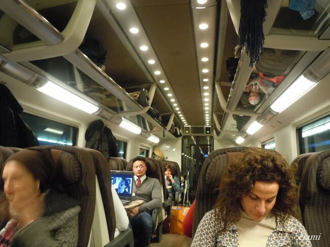 パルマからローマへの移動日。<br /><br />直行の電車がなくって、しかたなくボローニャで乗り換え。