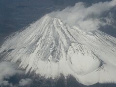 成田から中部への飛行機から，東京湾や富士山が良く見えました。