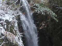 歩く。。。　秋 紅葉深し…　のち、冬？！　いよいよ本編　雪の中の「八ツ淵の滝」めぐり（滋賀県高島町）