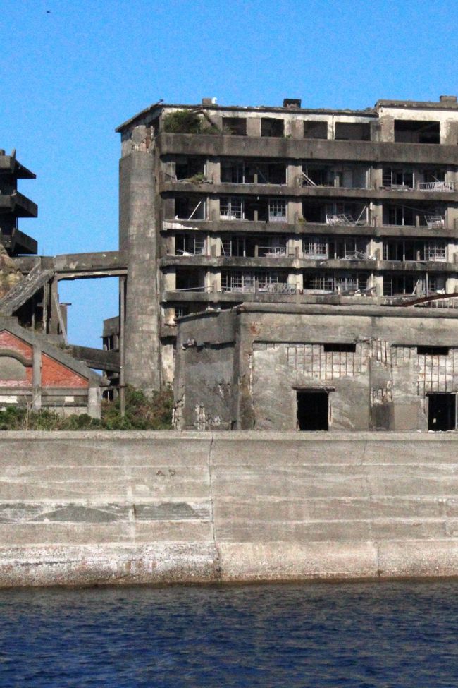 早すぎた超近未来都市 軍艦島 端島 上陸クルーズ編 初lcc Peachで長崎へ 長崎市 長崎県 の旅行記 ブログ By たらよろさん フォートラベル