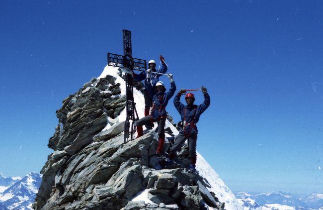 １９７５年、青春時代<br />登山に熱中<br />友人と３人でヨーロッパアルプス登山に挑戦<br />モンブラン、アイガー、マッターホルン<br />ツールロンド北壁、コスミック山稜<br />エギュードュプランなどに登頂した。<br />その時のマッターホルン登山を紹介します。