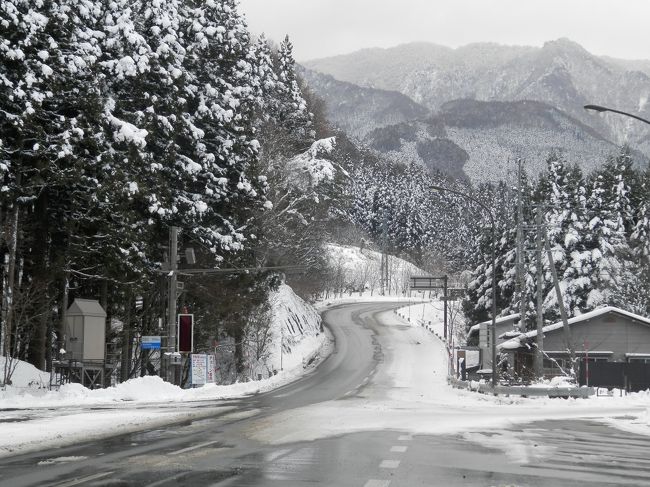冬の晴れ間のドライブも、新潟県では晴れの日が非常に少ないのです！<br />しかし、妙高山を越えて長野県に入ると不思議と冬晴れの日が続きます。<br />２０００ｍクラスの山々が、雪雲を止めているのでしょうか？<br />とにかく本日は、初冬の志賀高原を目指しました！<br />ちなみに当日の気温は、−６度で御座いました。