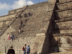 初メキシコ弾丸旅行記　その④ティオティワカン遺跡とグアダルペ寺院