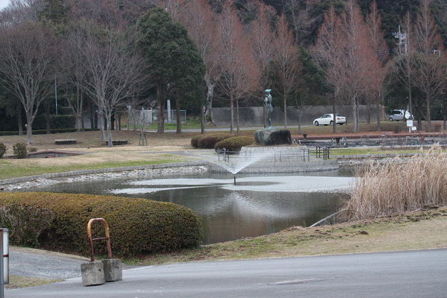 かすみがうら市の歩崎公園に、珍鳥ソリハシセイタカシギが出ているとの情報を戴き、見に行ってきました。<br /><br />表紙写真は、歩崎（あゆみざき）公園の風景です。<br /><br /><br />(注)珍鳥をインターネットで公表するのは、地元の迷惑を考えて慎重にしなければなりませんが、すでにソリハシセイタカシギは抜けていなくなりましたので、地元の迷惑は無いと判断し掲載しました。<br /><br />※ 2015.02.07 位置情報登録