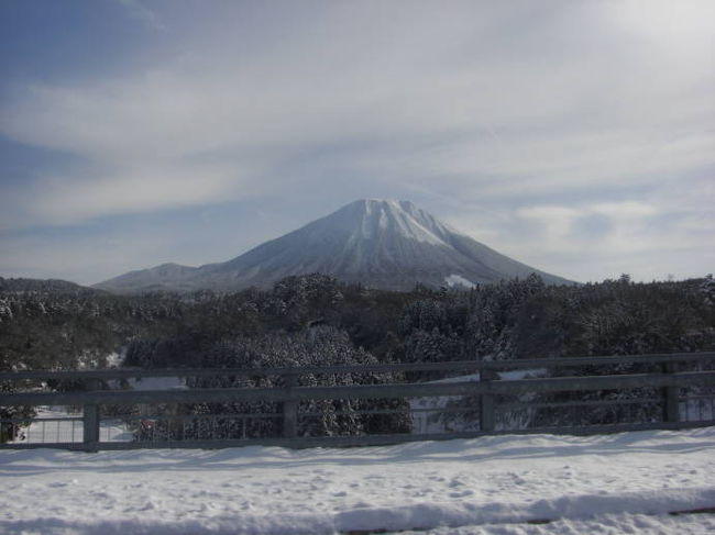 年末年始で広島の実家へ帰り、そのまま大山へ2泊でスキー旅行へ。<br />2泊もするの!?と予約した夫にブツブツ行ったものの、ゆっくり滑れたし丁度良かったな。<br />