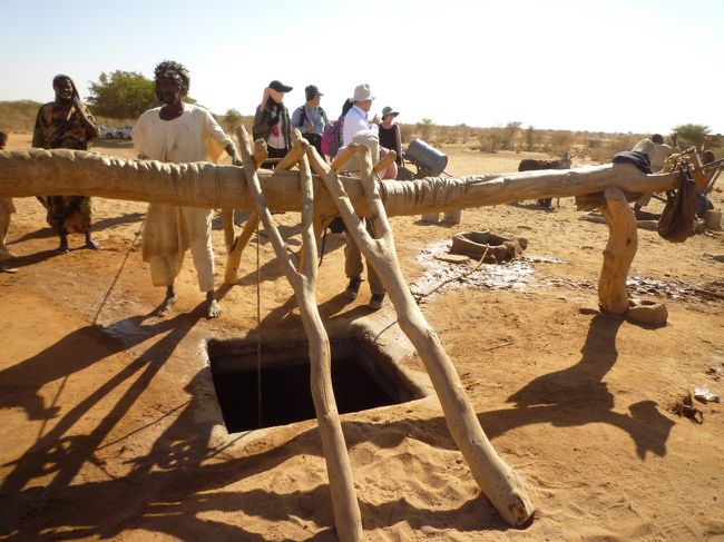 メロエのピラミッド群、聖なる山ジェベル・バルカル。スーダン北部に残る古代クシュ王国の遺産を巡る歴史紀行。ナイル川クルーズやイスラム僧による旋回舞など、遺跡以外の観光も充実。 <br />