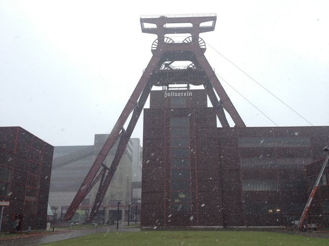 ３週間のドイツ旅行、中盤はケルンを拠点にルール地方等へ日帰観光<br />14日目：エッセン（Essen）のツォルフェライン炭鉱跡（Zolloverein）観光、デュッセルドルフ（Düsseldorf）観光、ケルン泊