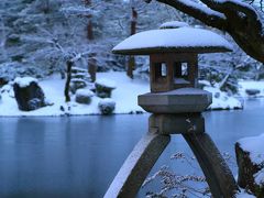 石川　雪の兼六園と金沢城