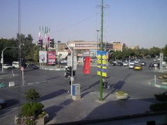 ユーラシア東へ２２：　テヘラン⇒「ペルシャ花の都」イスファハン　＆　「貴重品置き忘れ事件」
