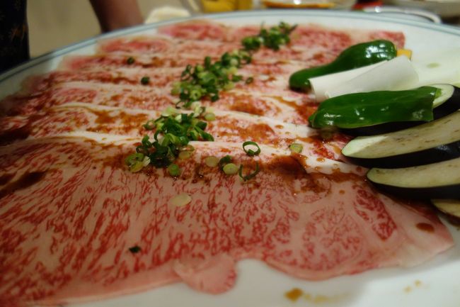 知る人ぞしる神戸ビーフの名店。<br /><br />良い肉を食べるには常連になる以外不可能。<br /><br />日本を代表するような企業のトップからの紹介で初めてこの店の肉を満喫できると考えるべき。<br /><br />とにかく素晴らしい。<br /><br />肉のすばらしさをいつも感じることができる。