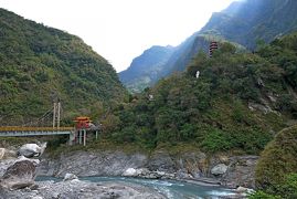 2013.1台湾新年一人旅5-太魯閣峡谷バスツアー3 　緑水のカフェ，天祥，祥徳寺，晶英飯店での昼食