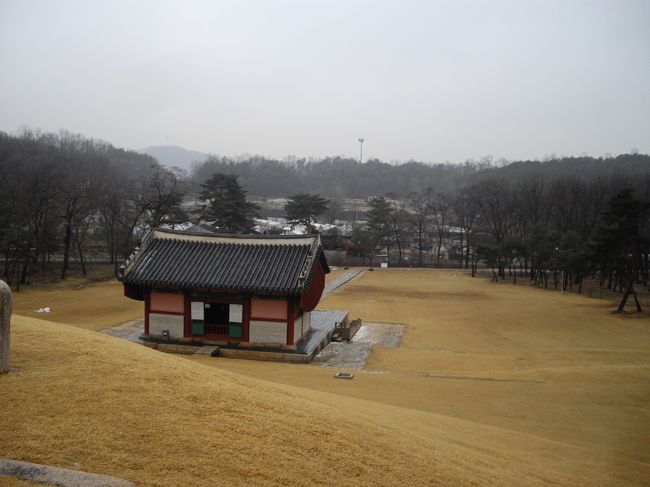 朝鮮王家の陵群・西五陵と周辺の街並み