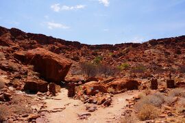 ２０１３正月　ナミビア周遊（６）世界遺産トゥバイフルフォンテイン