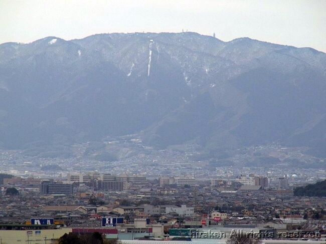 いつも2月に歩いていた。今年は、八朔が収穫後1~2ヶ月酸味抜きで寝かされている、ということを知り、2月はすでに旬だとわかって早目に歩いてみました。<br /> それは大正解でした。八朔が3月に比べるとジューシーでした(^^)v でも、水たまりは凍っているわ、ご飯食べたら寒くなるわ、トイレは近いわ~で大変でした(^_^;)<br />