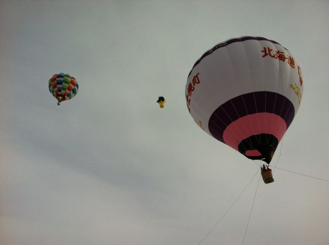 紐に繋がれた気球は何度か乗ったことがありますが、フリーフライトは初めて！<br />凄くゆったりした乗り心地で、上空は静かで、風がなく、気持ちが良いです！