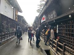 下呂温泉・雪の高山の朝市