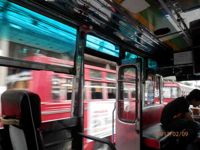 bkk2回9土曜1朝赤バスは終点まで乗り徒歩でSARLラムカムヘン駅まで
