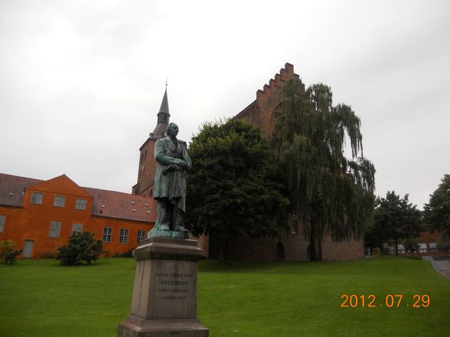 アンデルセンの生まれた街オーデンセへ行ってきました。<br />アンデルセン博物館、アンデルセン公園、聖クヌート教会などを回ります。