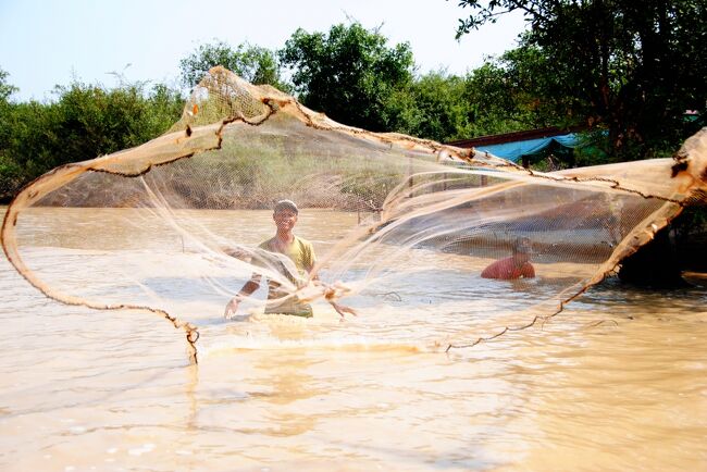 Cambodia　クメールの微笑み (27/33) 　シェムリアップ 　トンレサップ湖の人々（1月28日）