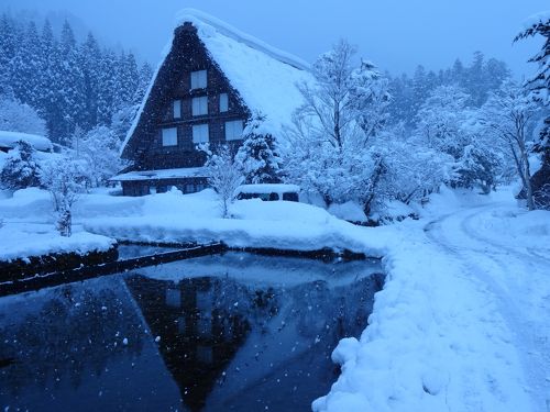 雪昏れて…飛騨白川郷にて 雪昏れて…飛騨白川郷にて