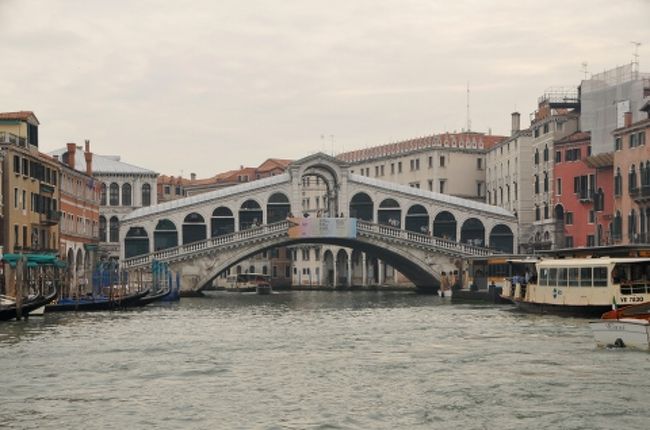 2012年イタリア・スイス旅行記　第7回　ヴェネツィア散策　水上バスで朝の大運河を行く