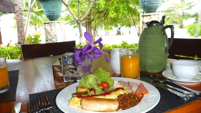 H.25.1月にマレーシアのランカウイ島にあるフォーシーズンズの<br />ホテルに滞在した時の<br />朝食のバイキングの写真です。<br /><br />朝食を頂くレストラン「セライ」の様子です。<br />とても、美味しかったです。<br /><br />自分で好きな味に何杯でも作れるシャンパンカクテル<br />朝から飲み過ぎに注意しましょう。<br /><br />Breakfast-Viking<br />　ＳＥＲＡＩ