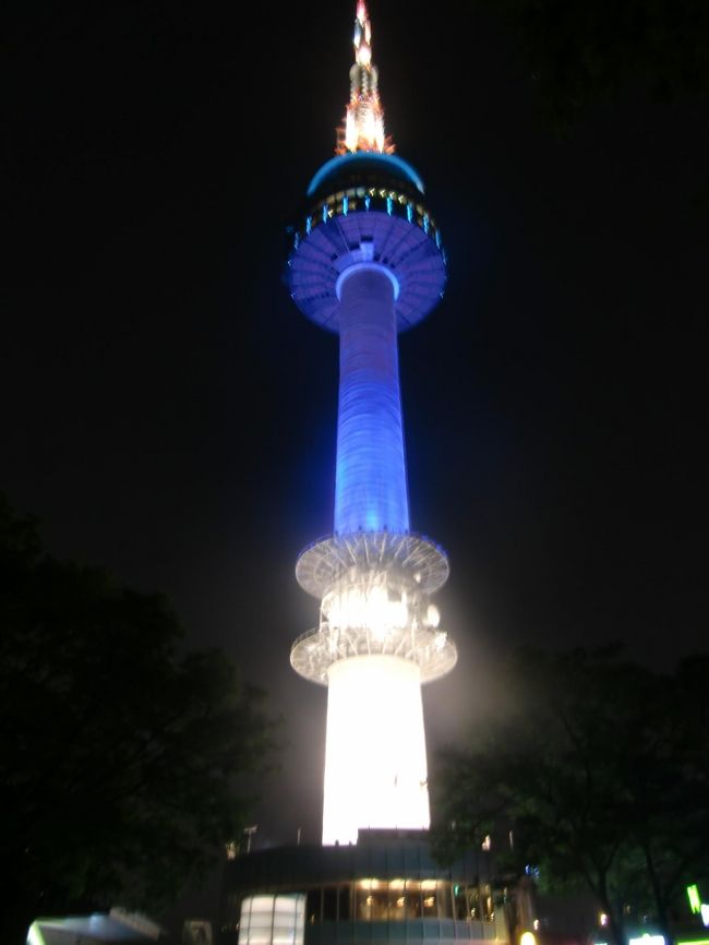 3日目<br /><br />3日目は景福宮目指してぷらぷら<br />そしてNANTAとソウルタワーと盛りだくさんコース!<br /><br />4日目<br /><br />帰国〜さよなら韓国