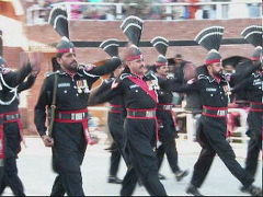 PAKISTAN 1 念願のラホール到着 国境で国旗降納式　上海･インド経由 Lahore