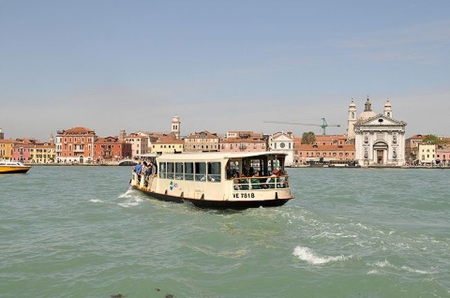 2012年イタリア・スイス旅行記　第10回　ヴェネツィア散策　中世の貴族の屋敷カ・ドーロを見学し、水上バスに乗る