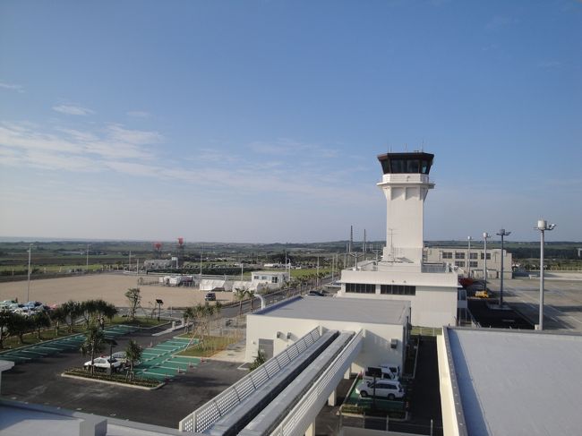 2013　3月７日　新石垣空港が開港しました。RUNWAYは、1500mから2000mに延長されました。<br />B737だけでなくB767も就航することが可能になりました。空港が市内から遠くなりました<br />（バスで30分　520円　TAXIだと３０００円程度）<br />開港2日めに出かけてきました。<br />（3月8日）　JTA71　羽田-石垣　到着後　川平に向かいダイビング<br />（3月9日）　ダイビング<br />（3月10日）　JTA600　石垣-那覇　JAL906　那覇-羽田　<br /><br />※DIVE　SERVICE<br />　海講座　http://www.umicoza.com/