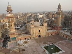 PAKISTAN 3 デリー門くぐり城壁内旧市街へ　Lahore