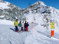 スイス　スキー旅行　　　その⑦　　　ツェルマットで　　滑って　食べた！　編
