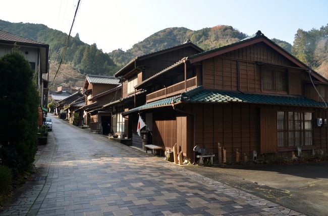 宇津ノ谷峠は平安時代の道（蔦の細道）から平成まで各々の時代に道路、トンネルが造られ日本の大動脈であったこの地を私は旧東海道を歩いて散策しました。<br /><br />宇津ノ谷集落は江戸、明治時代にタイムスリップした風景でした。