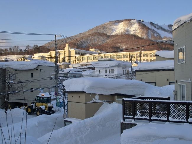 本当に何気ない一言で始まった、シッポの小樽１か月生活☆<br />１か月暮らしたお部屋〜バス停まで。<br />距離にして100ｍあるかないか<br /><br />移動距離たった100ｍだけの写真紹介です<br />こんなの旅行記では無い(&gt;_&lt;)　。。。ごもっとも<br /><br />（自分自身の思い出としての記録です）<br />