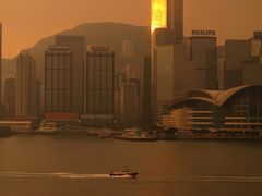 輝きつづける街。。　　“旧正月”の香港。。　　今年2度目の“お正月”♪　　香港の“ひかり”につつまれて。。。　③　【2日目】　“お正月を写そう！”編　［尖沙咀（チムサアチョイ）・彌敦道（ネイザン・ロード）＆sky100］