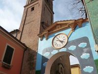 春の優雅なイタリア中部・サンマリノ巡り旅♪　Ｖｏｌ８（第２日目午前）　☆DOZZA（ドッザ）：イタリア美しき村「DOZZA」の可愛らしい時計塔とカテドラル♪