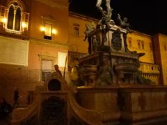 春の優雅なイタリア中部・サンマリノ巡り旅♪　Ｖｏｌ３（第１日目夜）　☆ボローニャ：夜景の美しいボローニャ散策と「Grand Hotel Majestic gia Beglioni」で絶品のボロネーゼを頂く♪