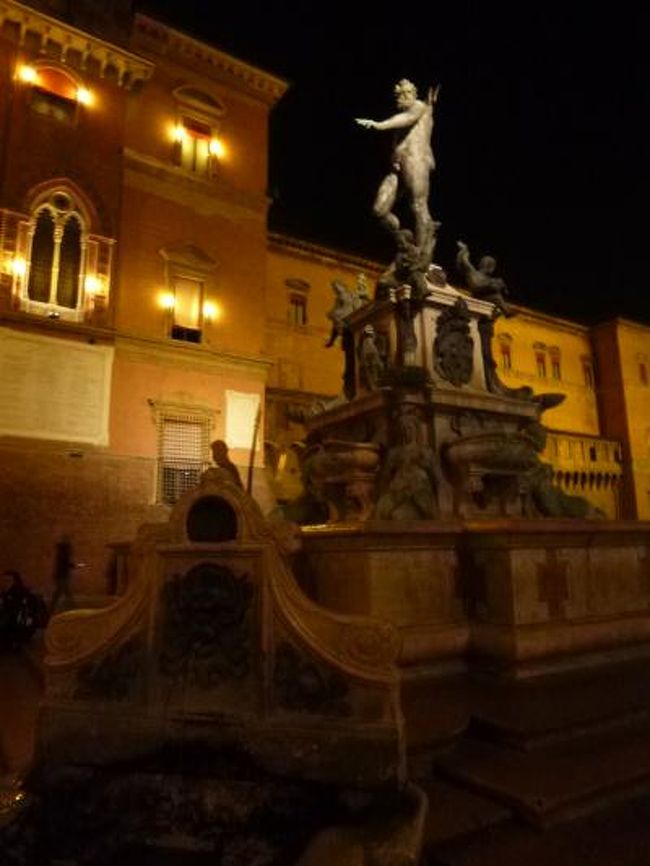 春の優雅なイタリア中部・サンマリノ巡り旅♪　Ｖｏｌ３（第１日目夜）　☆ボローニャ：夜景の美しいボローニャ散策と「Grand Hotel Majestic gia Beglioni」で絶品のボロネーゼを頂く♪