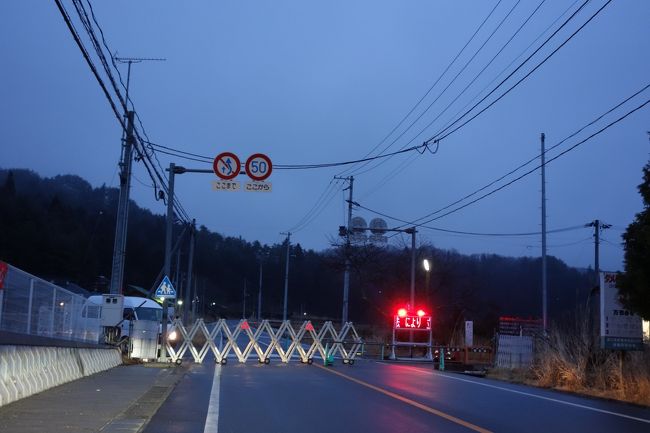 突然思い立ち、大河ドラマで人気の会津に行ってみました。<br />一方、翌日から立入禁止になる地域もあるらしく、帰りに寄ることにします。