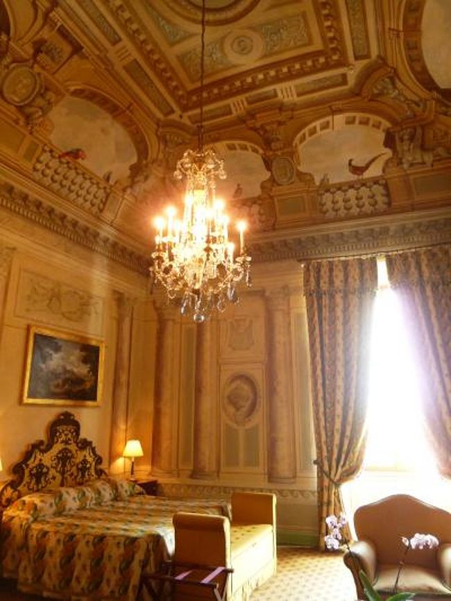 春の優雅なイタリア中部・サンマリノ巡り旅♪　Ｖｏｌ８４（第８日目昼）　☆シエナ：優雅なホテル「Grand Hotel Continental」のジュニアスイートルームは驚愕の豪華さ♪
