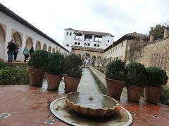 24　①アルハンブラ　Parador de Granada からアセキアの中庭へ　:スペイン春の周遊30日　26/02-27/03/2013